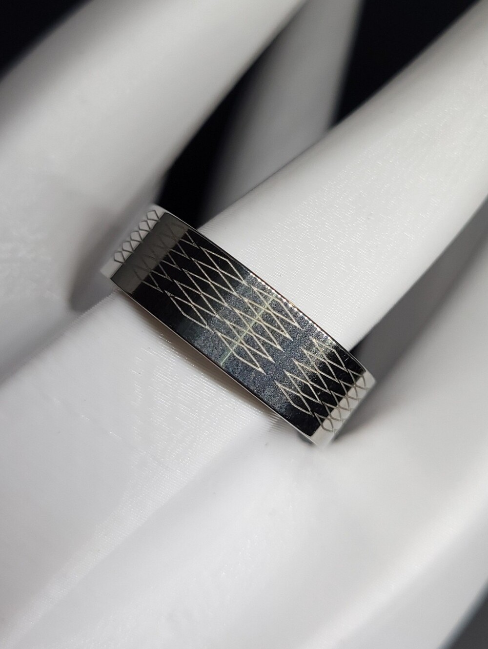 $1 | 11.5 | Diamond Faceted Wide Band Ring